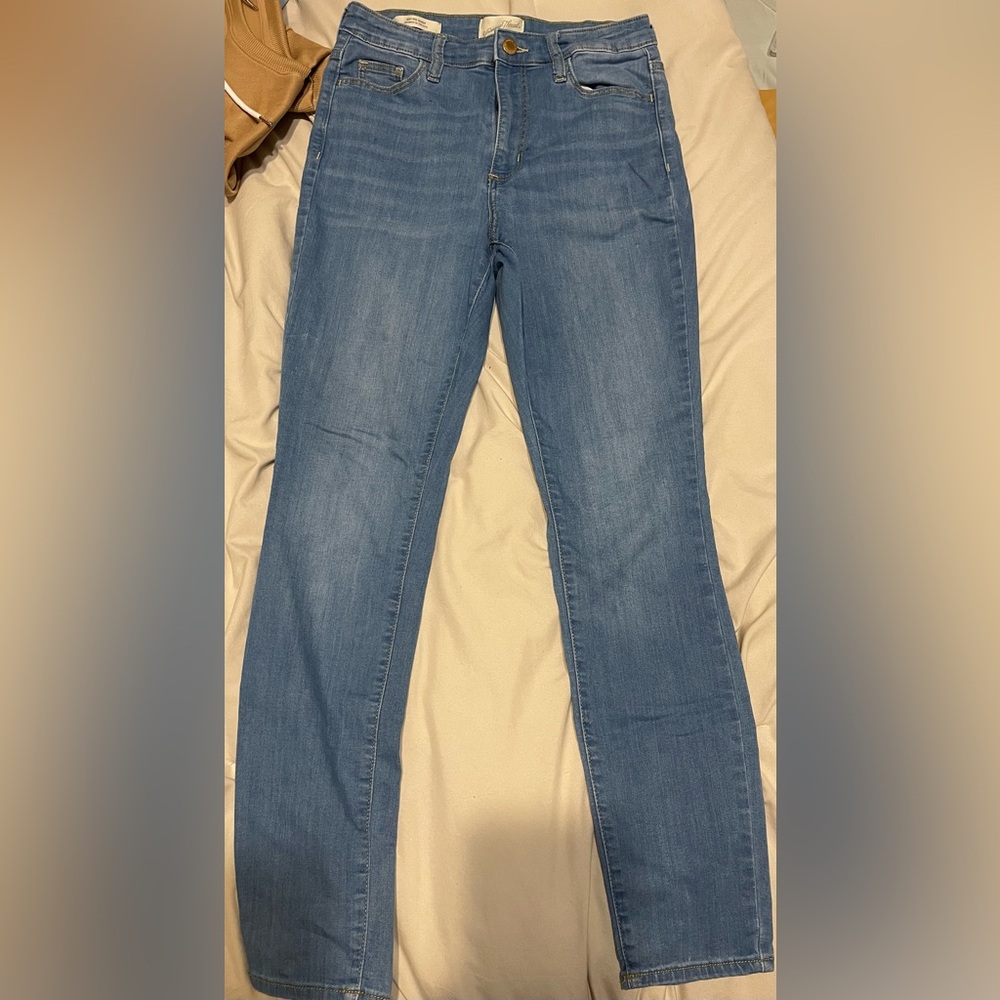 Universal Thread Women's Straight Leg Jeans - Denim Blue
